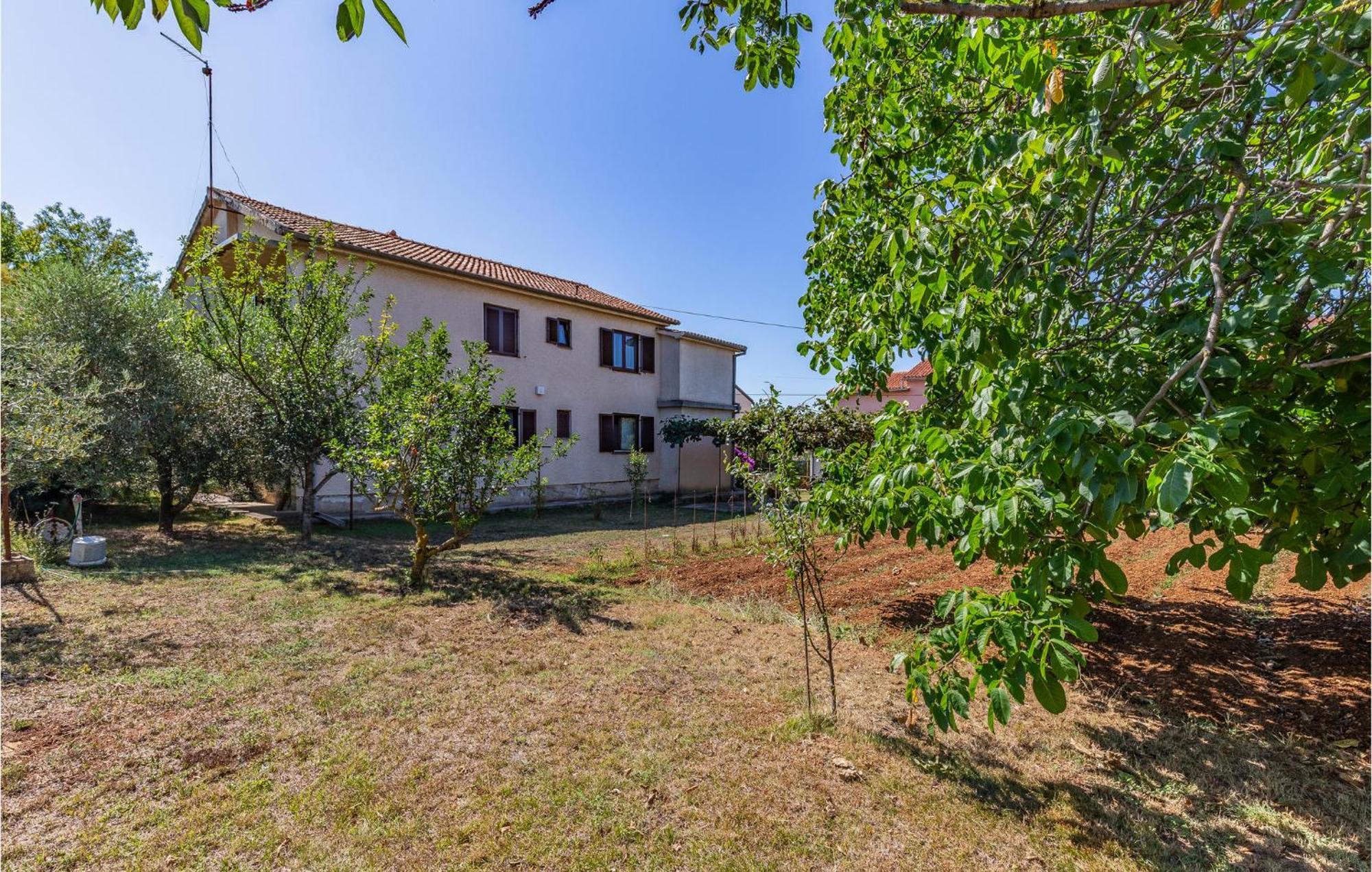 Awesome Apartment In Medulin With Kitchen Dış mekan fotoğraf